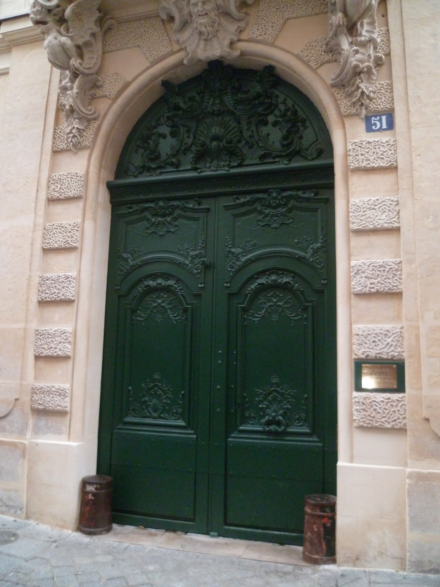 PARIS Hôtel Chenizot Portail (2)